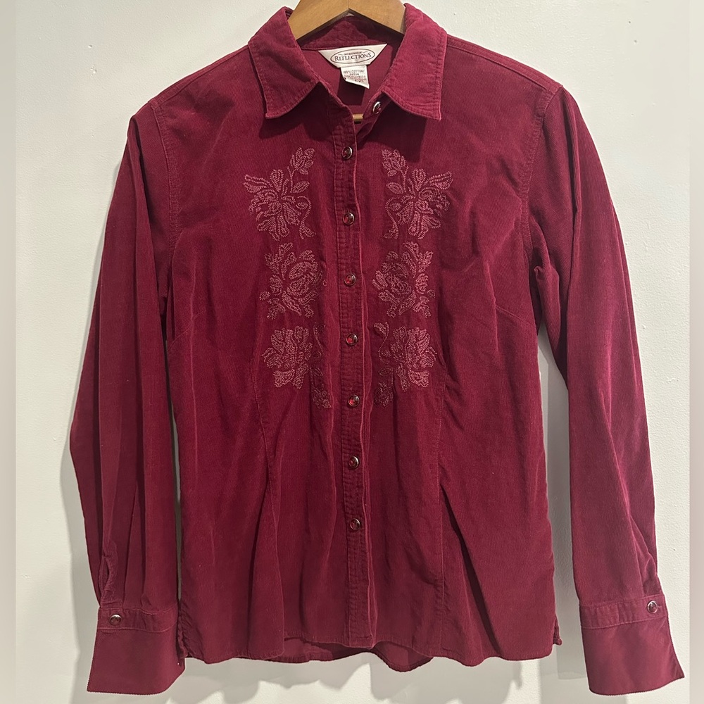 NORTHERN REFLECTIONS Red Corduroy Cotton Embroidered Holiday Button Down Size S‎